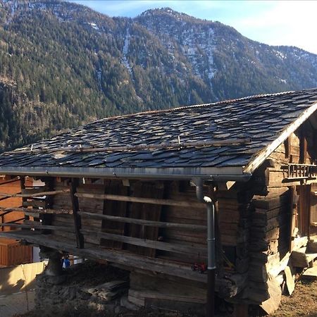 La Cabane De L'Homme Tranquille Le Tretien Экстерьер фото