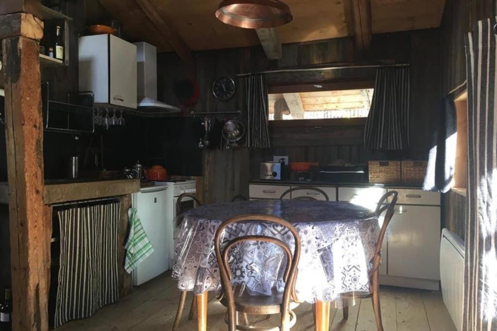 La Cabane De L'Homme Tranquille Le Tretien Экстерьер фото