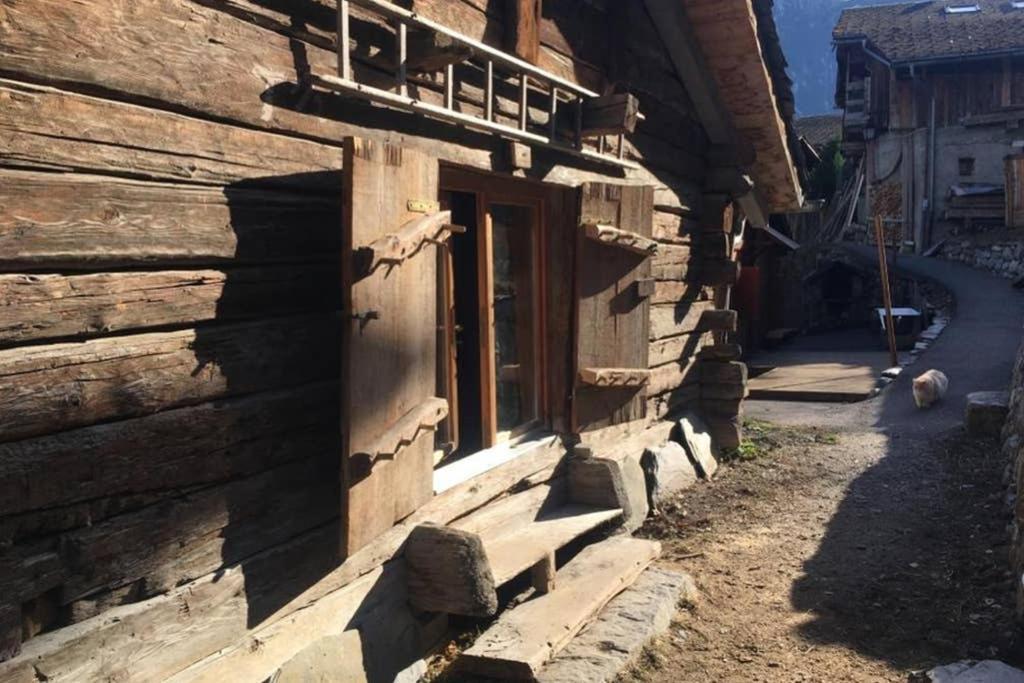 La Cabane De L'Homme Tranquille Le Tretien Экстерьер фото